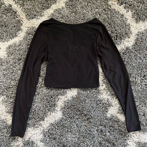 Black O-ring Long Sleeve Crop Top
